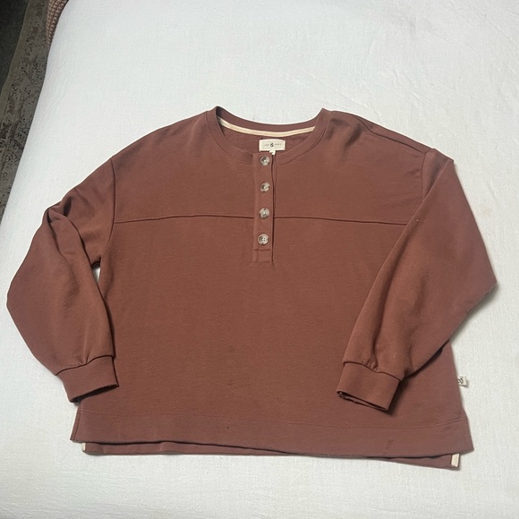 Lou & Gray Pullover - Picture 1 of 11